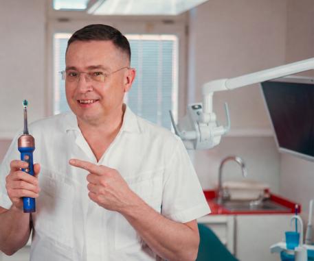 Budoucnost dentální péče míří do Prahy. Dyson představí CameraJet na světovém kongresu FDI