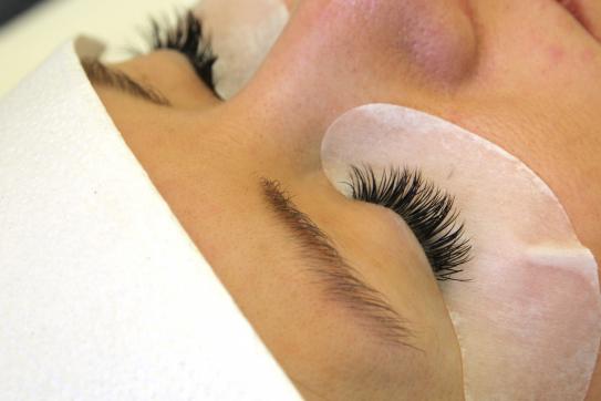 NOVINKA DIAMOND LASHES – permanentní prodloužení řas